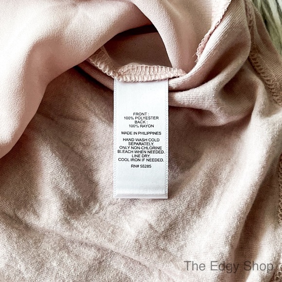 Express | Cut-Out Shoulder Tank Top Blouse - Picture 6 of 7